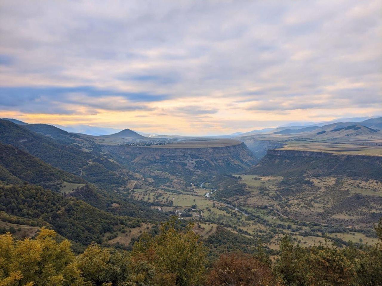 Dzoragyugh B&B Bagian luar foto